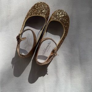 Children chic Michele gold shoes
Size 27 US 10
Great condition!!